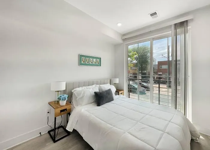 Classy Capitol Hill Apt, Steps From Dc Attraction